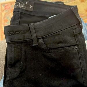 Lucky 🍀 Brand
Black Denim
Lolita Skinny